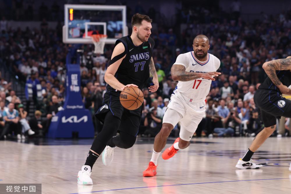 怀特在赛后 怀特在赛后