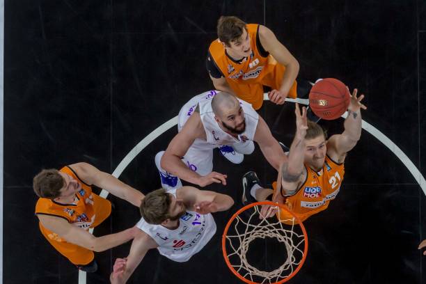 其中以哈兰 其中以哈兰