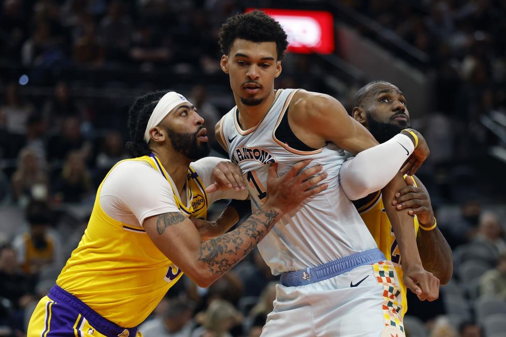 的协助下 的协助下